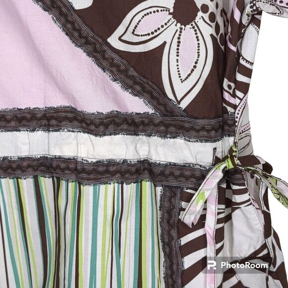 Cherokee Women's Scrub Top! Floral Pattern, Stripes, Faux Wrap, Like New - Picture 6 of 7